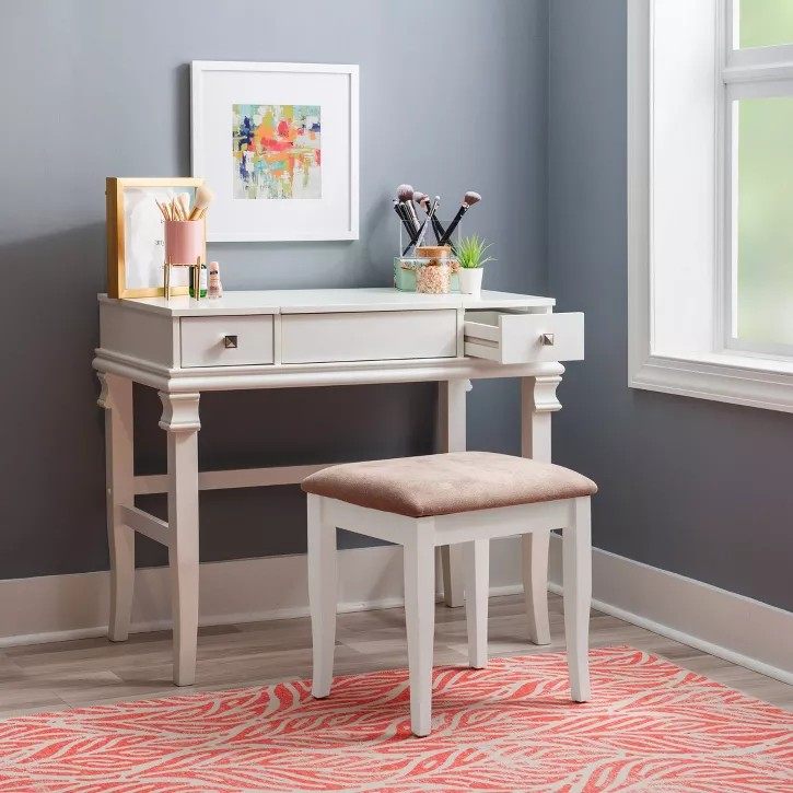 www.jingtongfurniture.com